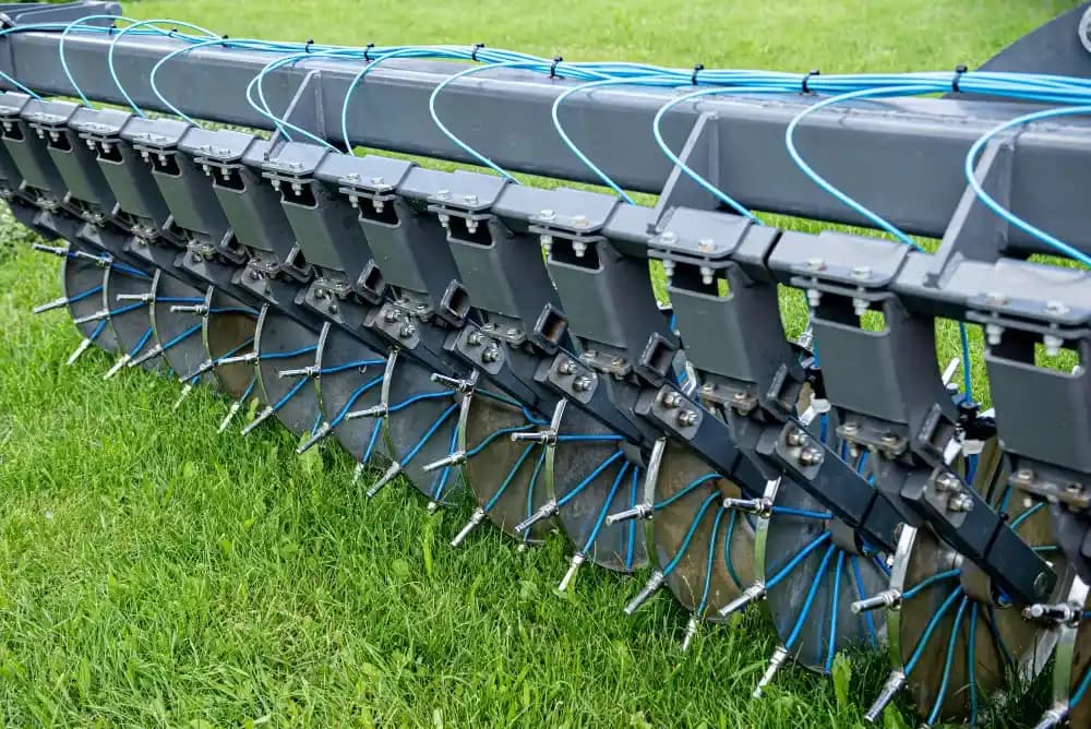 Benefits of Regular Aeration & Dethatching